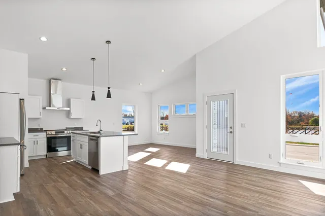 $379,900 | 104 Boneset, Poynette, WI 53955