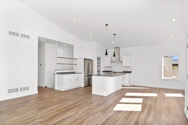 $379,900 | 104 Boneset, Poynette, WI 53955