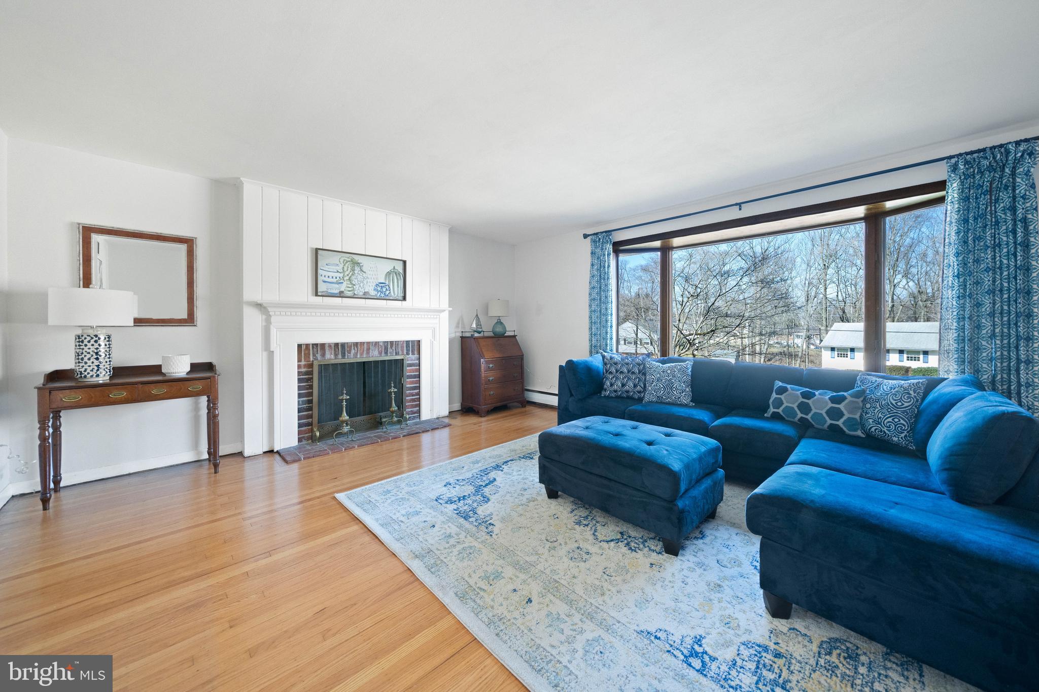 213 Foxcroft Road Broomall, PA 19008 - Photo 3 of 34 Gallery Image 3