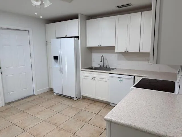 $2,000 | 4399 Forest Lane, Palm Springs, FL 33406