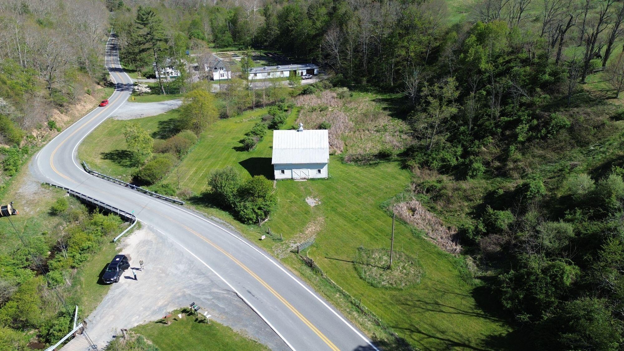 981 Woodrow Road Marlinton, WV 24954 - Photo 4 of 5 Gallery Image 4