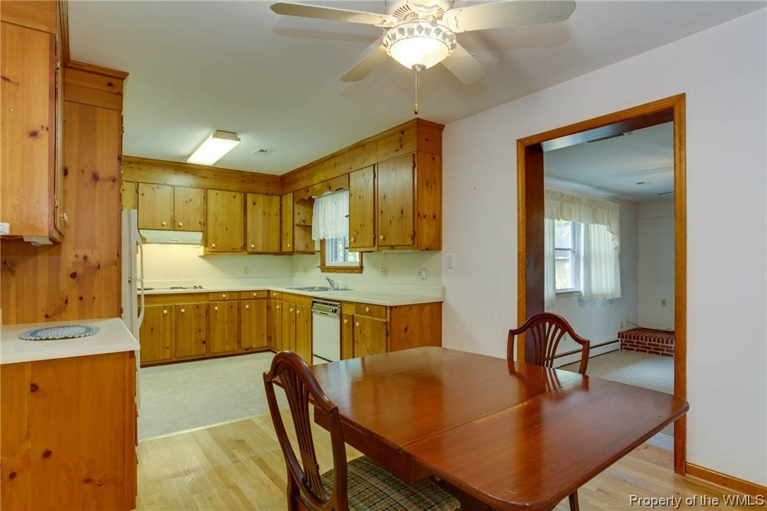 112 Holly Point Road Yorktown, VA 23692 - Photo 16 of 36 Gallery Image 16