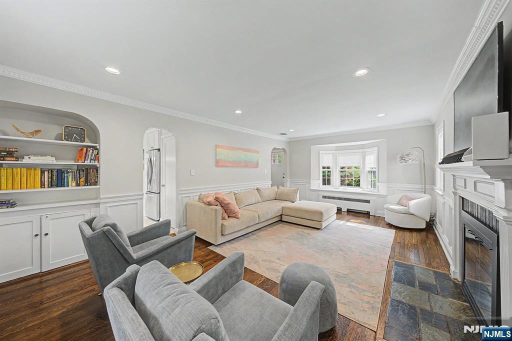 109 Windsor Road Tenafly, NJ 07670 - Photo 8 of 44