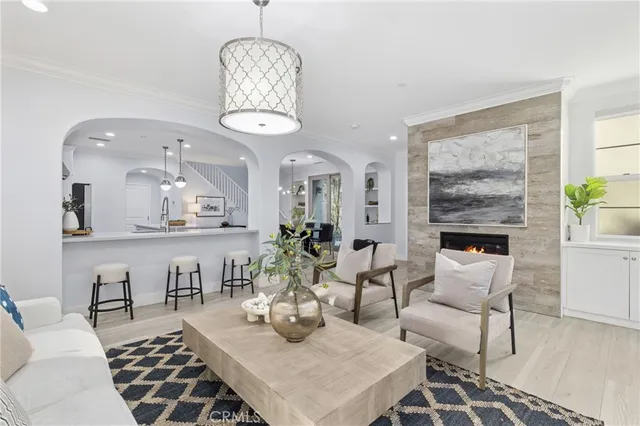 a view of a livingroom and dining room