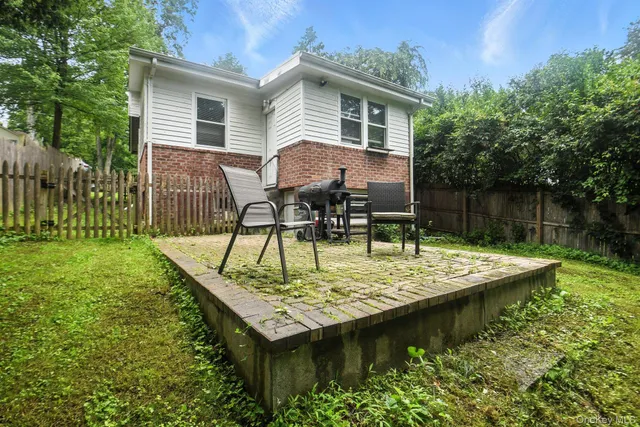 $315,000 | 14 Pine Street, Lake Peekskill, NY 10537