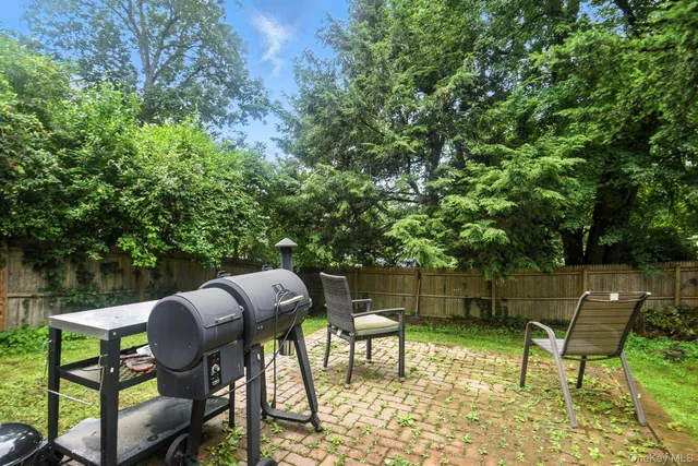 $315,000 | 14 Pine Street, Lake Peekskill, NY 10537