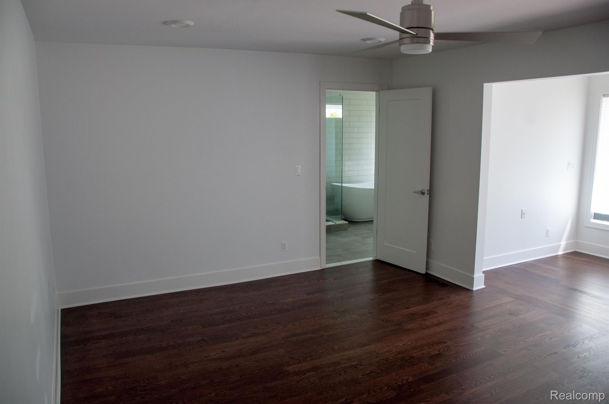 634 Millstone Drive Rochester, MI 48309 - Photo 36 of 52 First floor Master bedroom