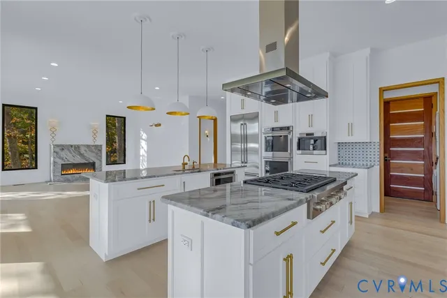 $2,495,000 | 212 A Gordon Drive, Weems, VA 22576