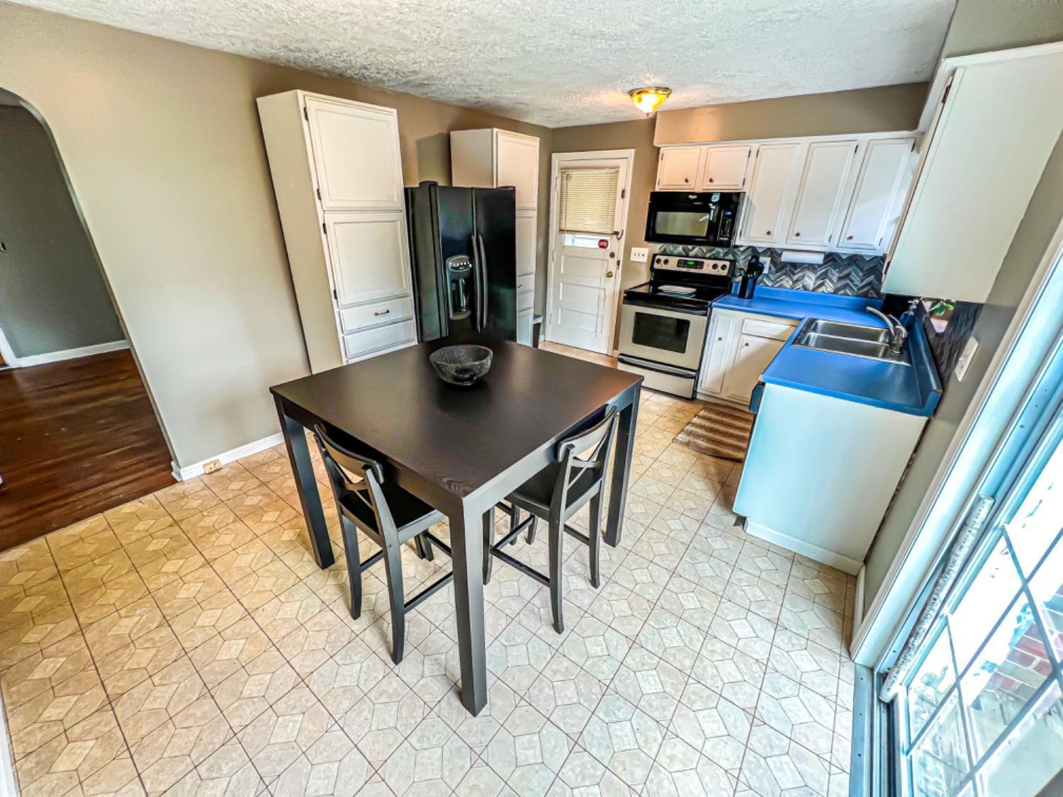 2958 Diehl Road Cincinnati, OH 45211 - Photo 8 of 18 Gallery Image 8