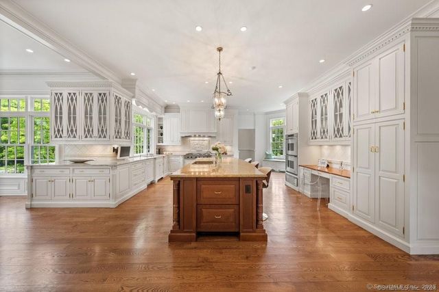 $8,600,000 | 262 Brushy Ridge Road, New Canaan, CT 06840