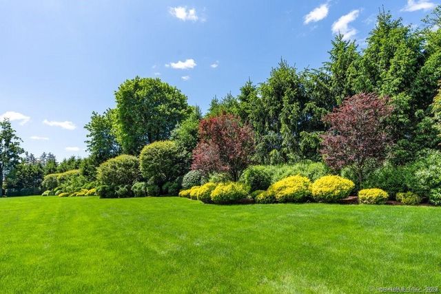 $8,600,000 | 262 Brushy Ridge Road, New Canaan, CT 06840