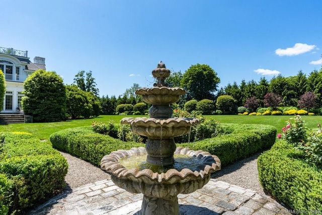 $8,600,000 | 262 Brushy Ridge Road, New Canaan, CT 06840