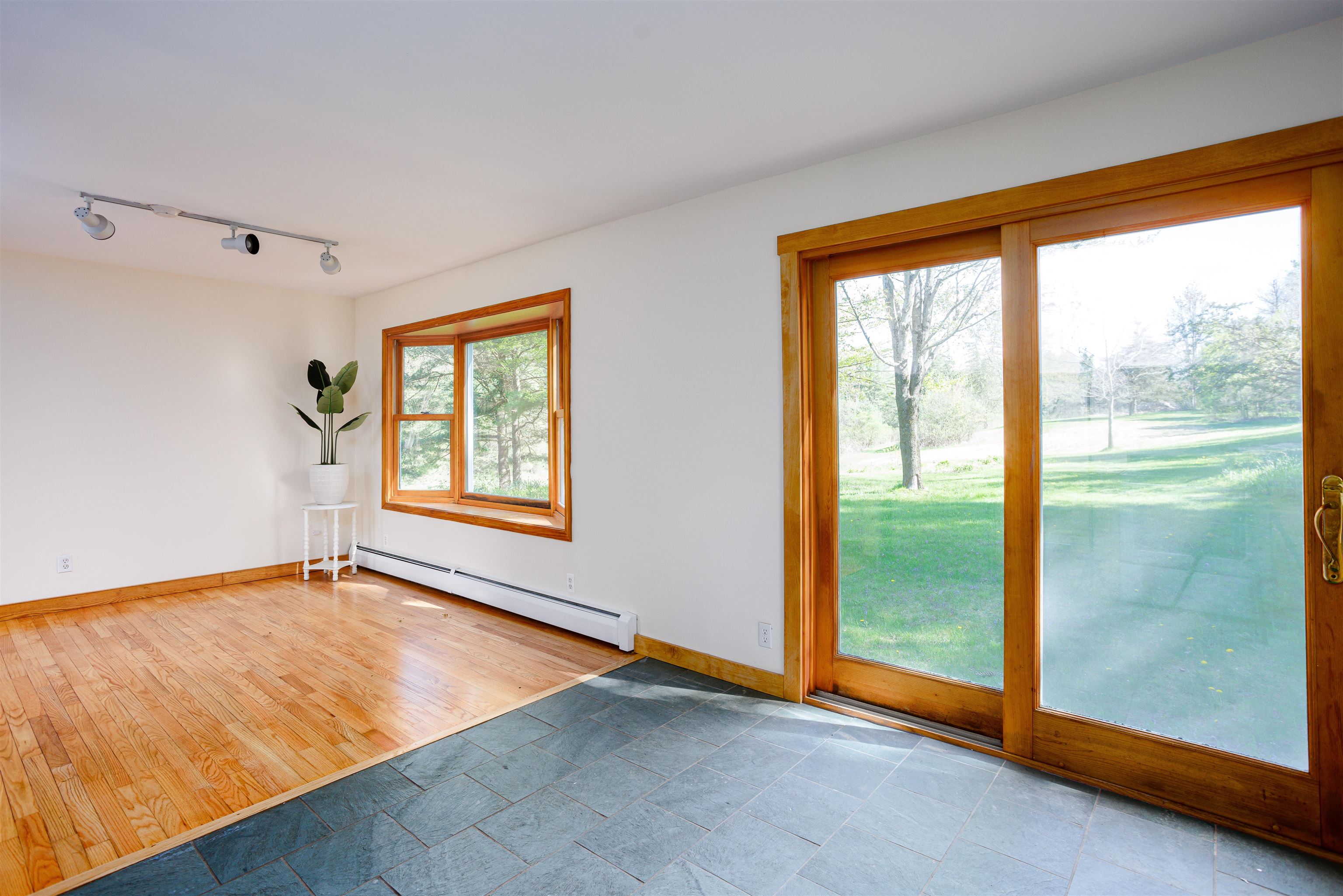 488 Monkton Road Charlotte, VT 05445 - Photo 5 of 40 Gallery Image 5