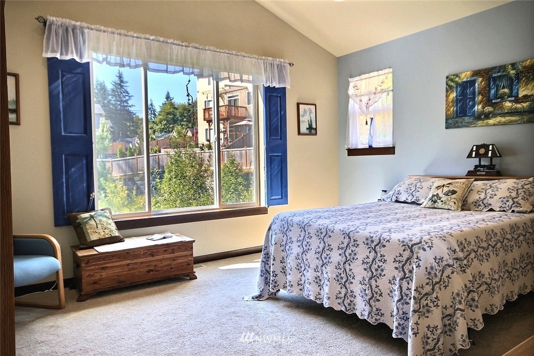 23016 Barker Road Bothell, WA 98021 - Photo 11 of 25