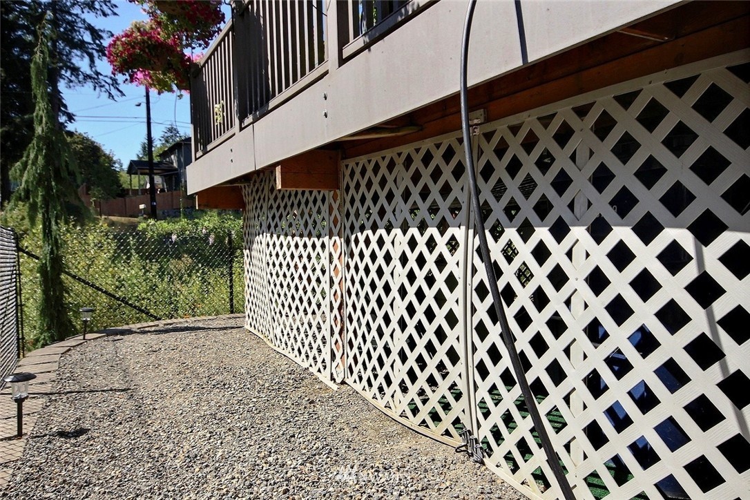 23016 Barker Road Bothell, WA 98021 - Photo 23 of 25