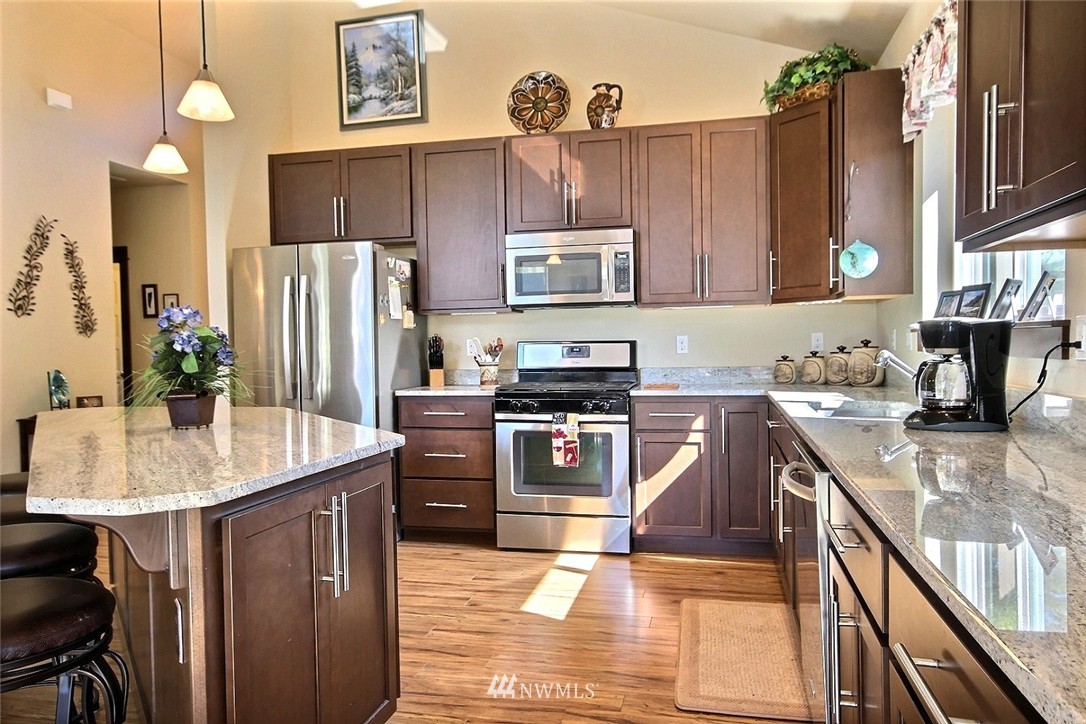 23016 Barker Road Bothell, WA 98021 - Photo 5 of 25