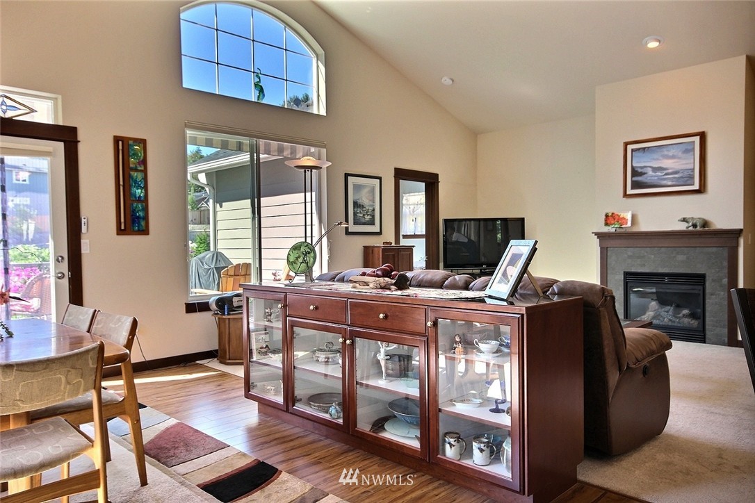 23016 Barker Road Bothell, WA 98021 - Photo 7 of 25
