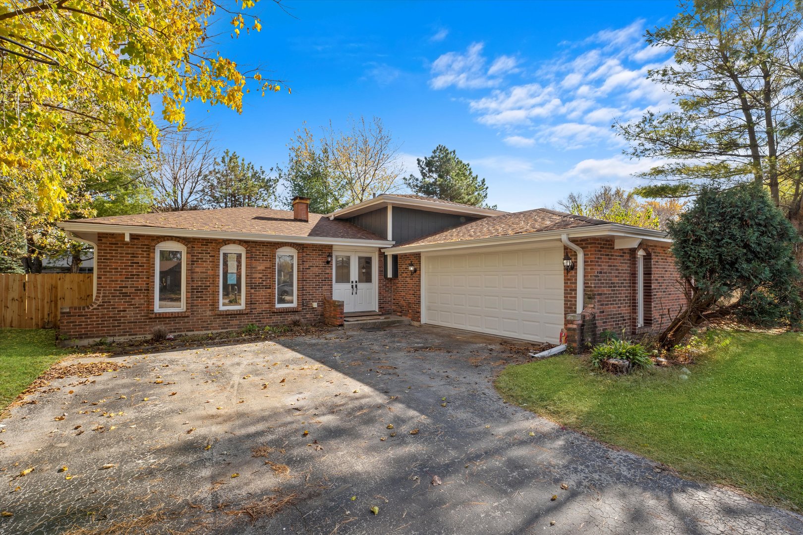18227 Old Farm Road Lansing, IL 60438 - Photo 1 of 25 Gallery Image 1