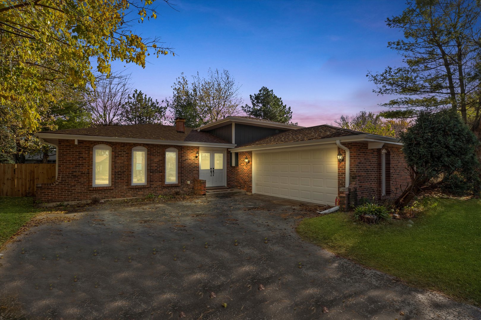 18227 Old Farm Road Lansing, IL 60438 - Photo 3 of 25 Gallery Image 3
