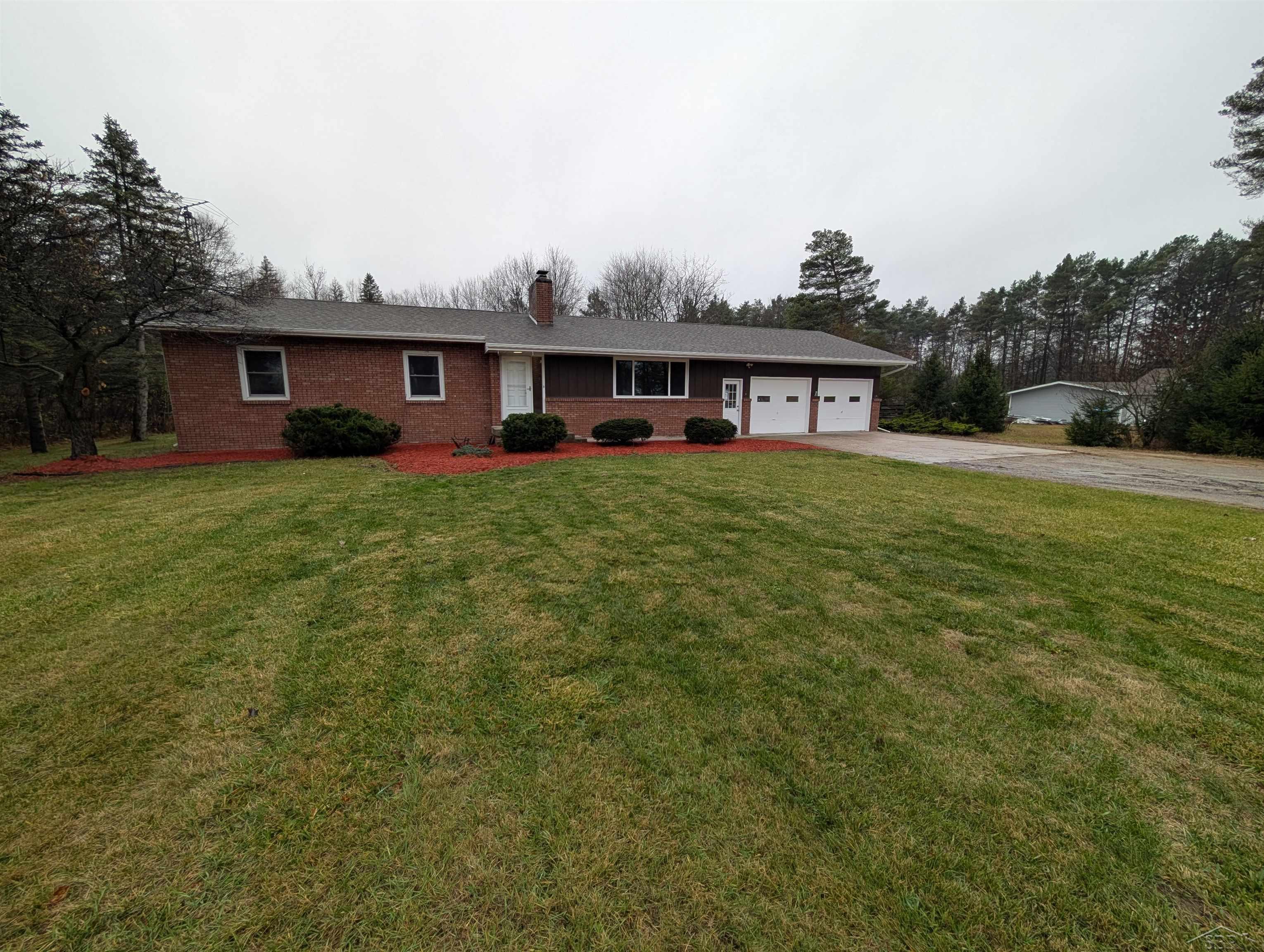 1690 East Gordonville Road Midland, MI 48640 - Photo 1 of 27 50161262-b27618fc-8479-4804-bd8c-c2089549aba8.JPG