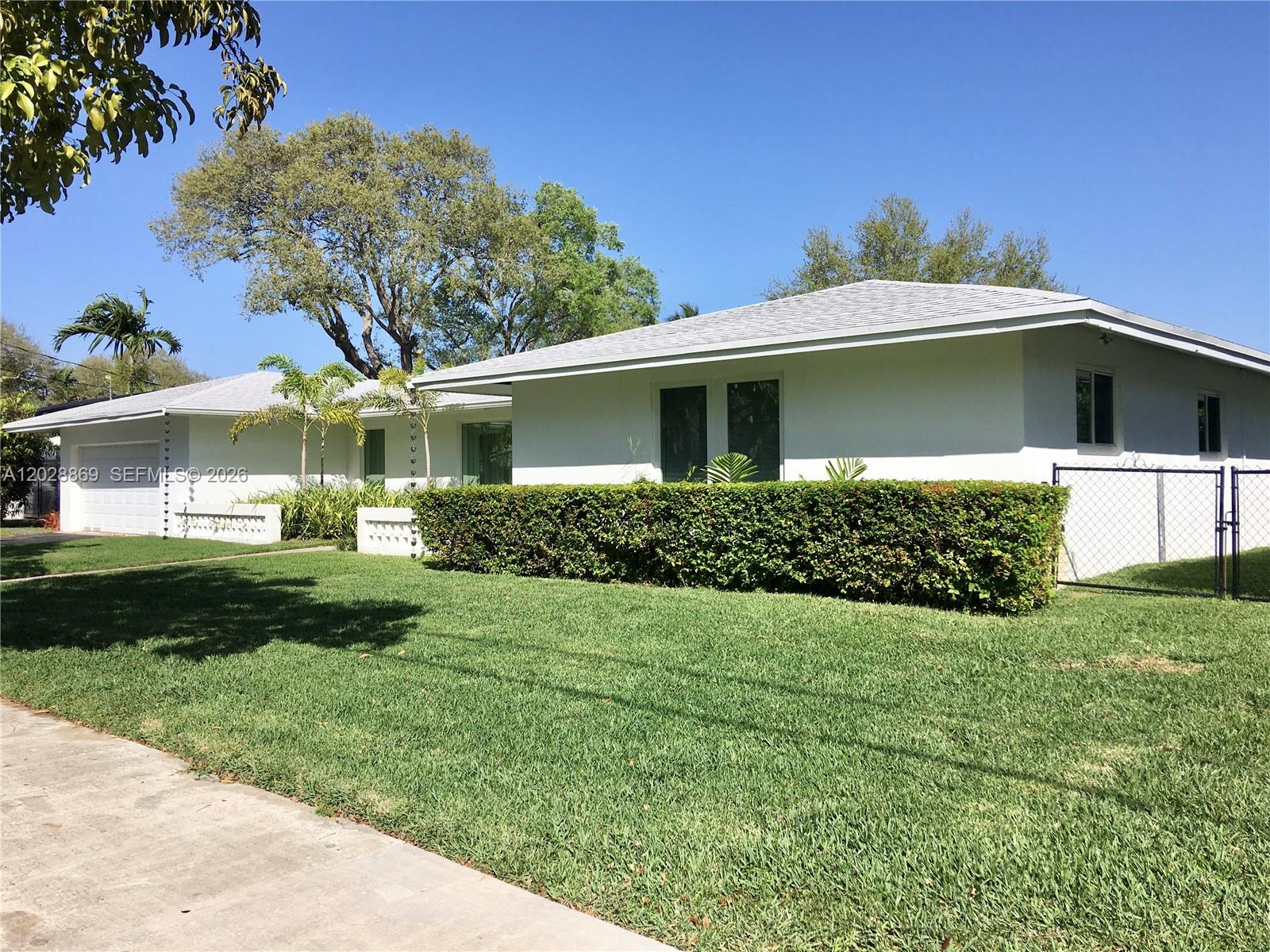 9121 Southwest 85th Street Miami, FL 33173 - Photo 4 of 52