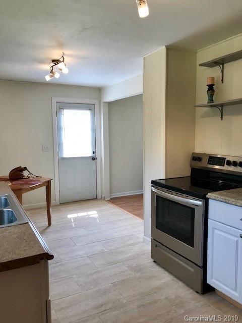 224 Jackson Loop Road Flat Rock, NC 28731 - Photo 5 of 16 Gallery Image 5