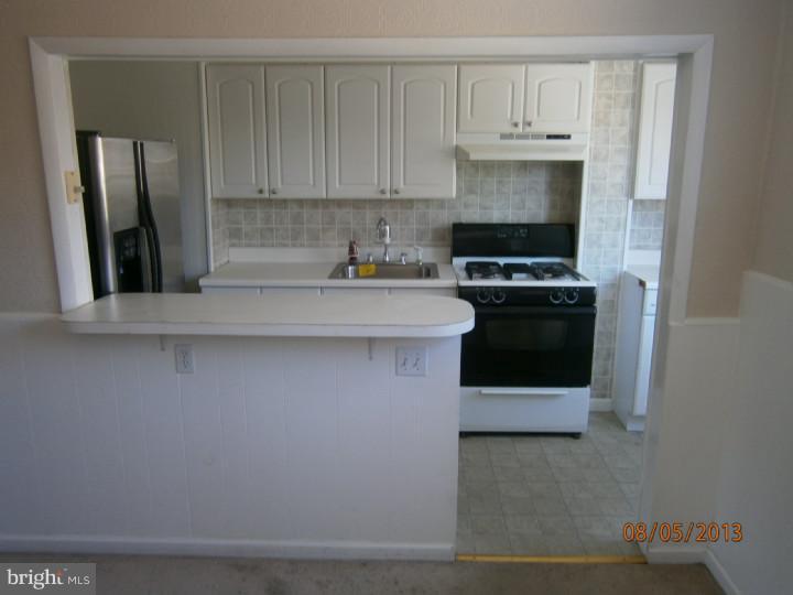 7003 Clinton Road Upper Darby, PA 19082 - Photo 4 of 8