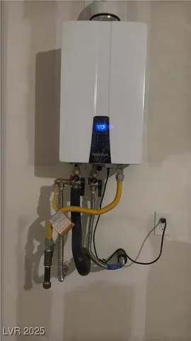 $2,800 | 10419 Luna Mezzo Street, Las Vegas, NV 89141