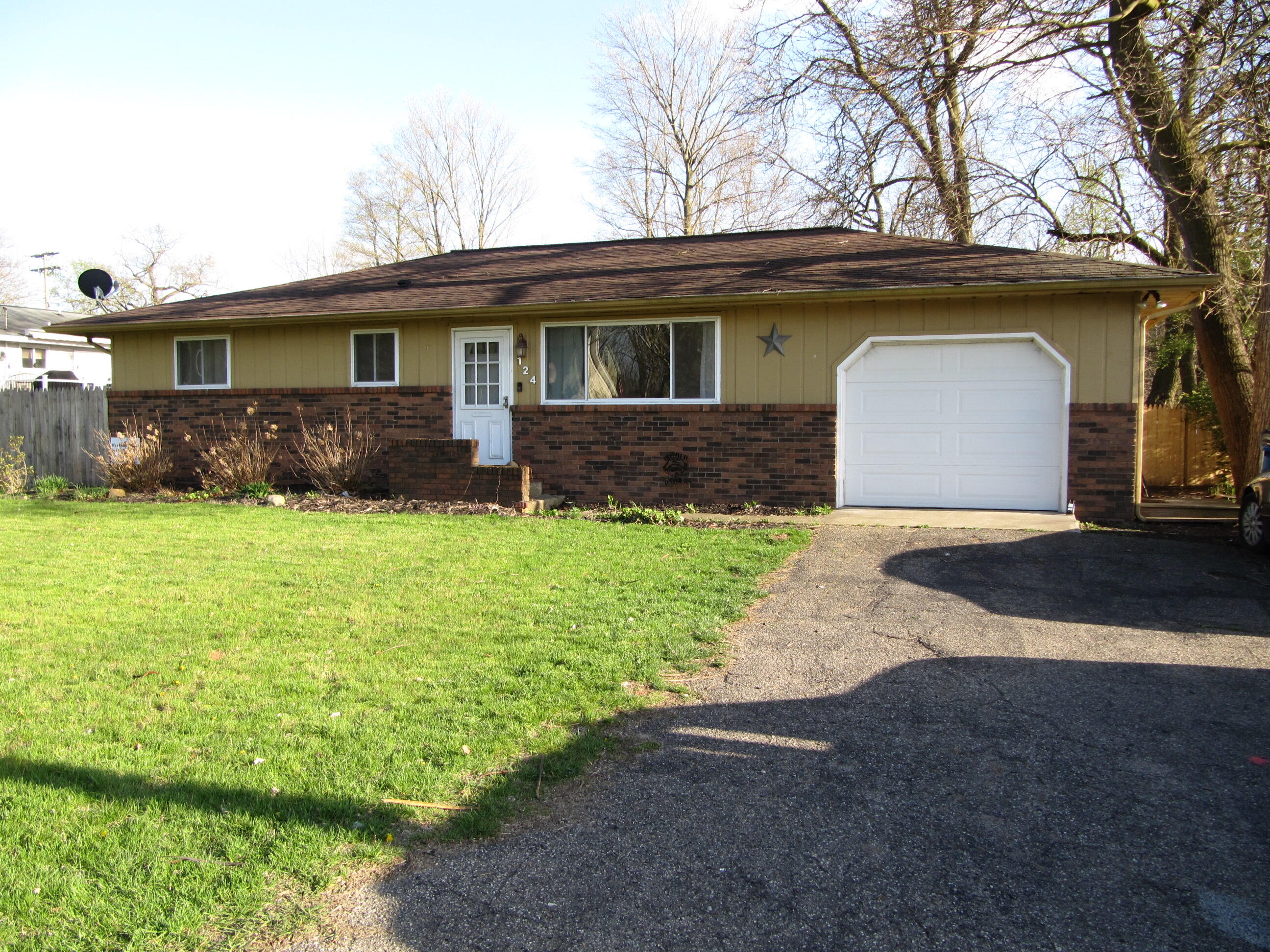 124 East Edgar Bergen Boulevard Decatur, MI 49045 - Photo 1 of 20 IMG_0045