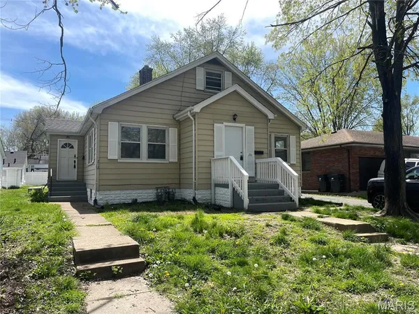 $950 | 212 North 41st Street, Belleville, IL 62226
