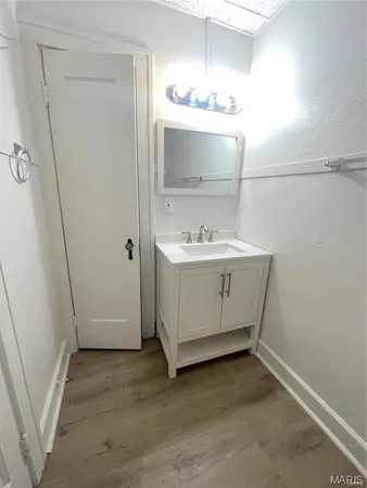 $950 | 212 North 41st Street, Belleville, IL 62226