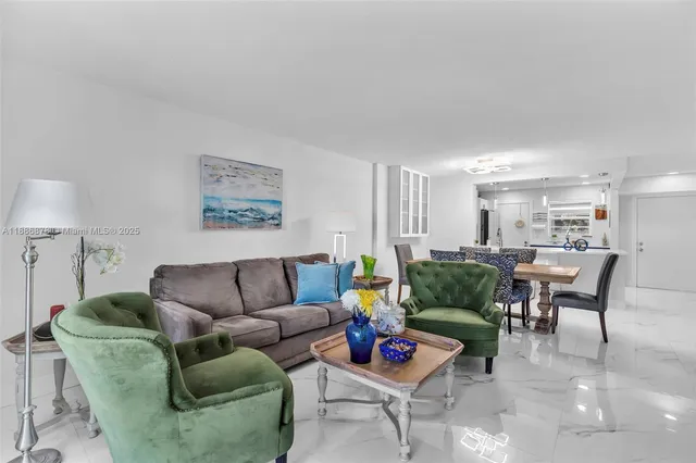 $340,000 | 205 Southeast 11th Terrace, Unit 101, Dania Beach, FL 33004