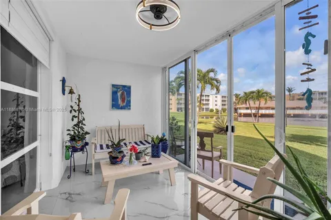 $340,000 | 205 Southeast 11th Terrace, Unit 101, Dania Beach, FL 33004