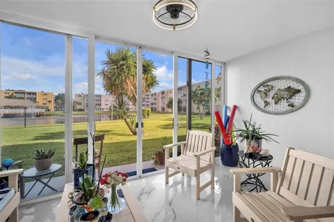 $340,000 | 205 Southeast 11th Terrace, Unit 101, Dania Beach, FL 33004
