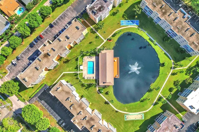 $340,000 | 205 Southeast 11th Terrace, Unit 101, Dania Beach, FL 33004