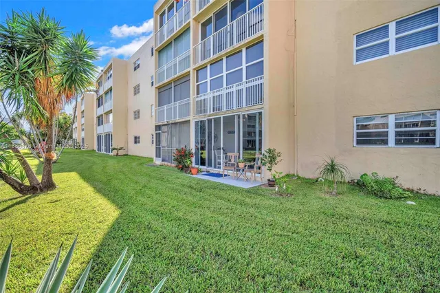 $340,000 | 205 Southeast 11th Terrace, Unit 101, Dania Beach, FL 33004