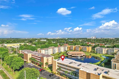 $340,000 | 205 Southeast 11th Terrace, Unit 101, Dania Beach, FL 33004