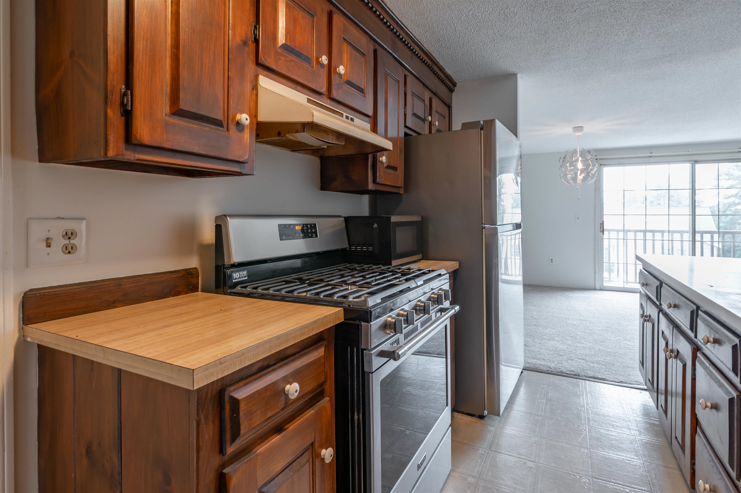 181 Cannongate III Road Nashua, NH 03063 - Photo 4 of 28