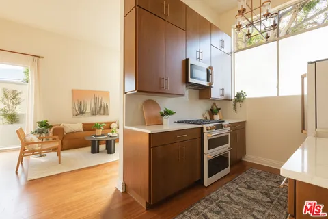 $999,000 | 1304 Berkeley Street, Unit 3, Santa Monica, CA 90404