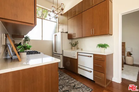 $999,000 | 1304 Berkeley Street, Unit 3, Santa Monica, CA 90404