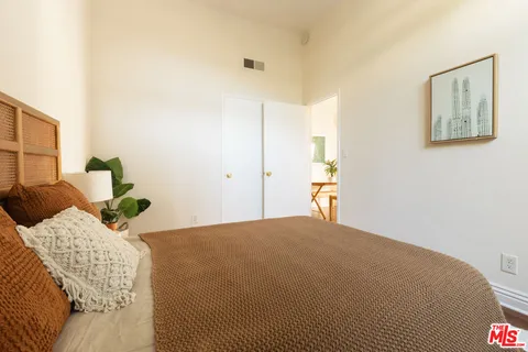 $999,000 | 1304 Berkeley Street, Unit 3, Santa Monica, CA 90404