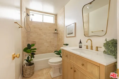 $999,000 | 1304 Berkeley Street, Unit 3, Santa Monica, CA 90404