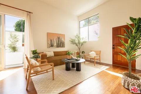 $999,000 | 1304 Berkeley Street, Unit 3, Santa Monica, CA 90404