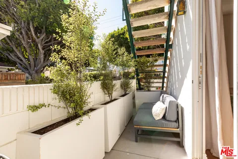 $999,000 | 1304 Berkeley Street, Unit 3, Santa Monica, CA 90404