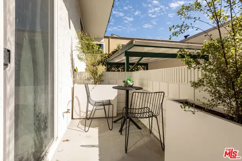 $999,000 | 1304 Berkeley Street, Unit 3, Santa Monica, CA 90404