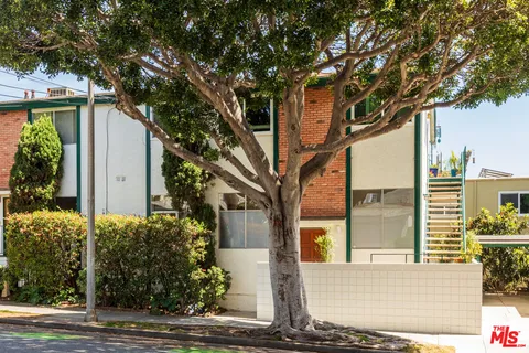 $999,000 | 1304 Berkeley Street, Unit 3, Santa Monica, CA 90404