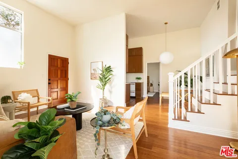 $999,000 | 1304 Berkeley Street, Unit 3, Santa Monica, CA 90404