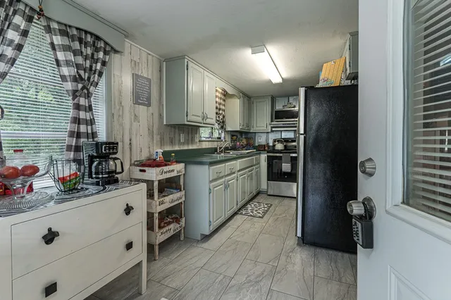 $229,900 | 329 Chalet Circle, Murphy, NC 28906