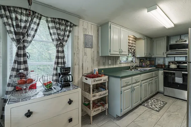 $229,900 | 329 Chalet Circle, Murphy, NC 28906