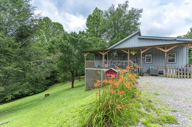 $229,900 | 329 Chalet Circle, Murphy, NC 28906